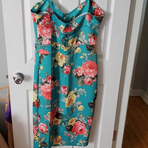 Floral Dress - Picture 4 of 4